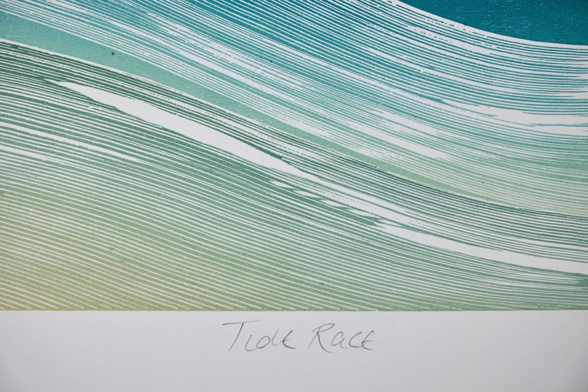 Handschriftlicher Titel Tide Race im unteren Druckrand