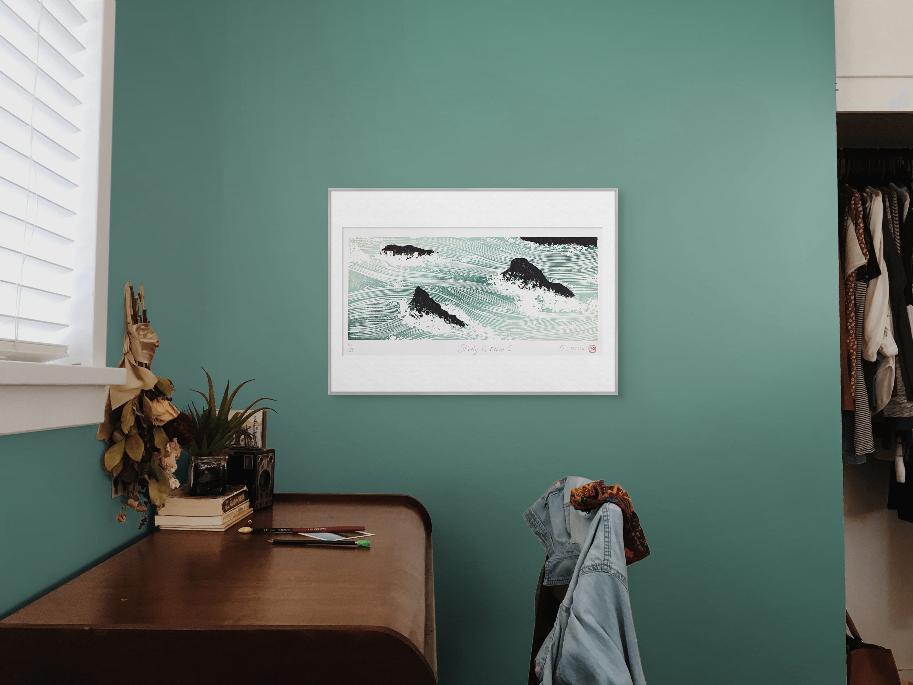 Nahaufnahme der Drucktextur eines Holzschnitts "Study in Flow I" von Rod Nelson ARE, Ansicht 2.