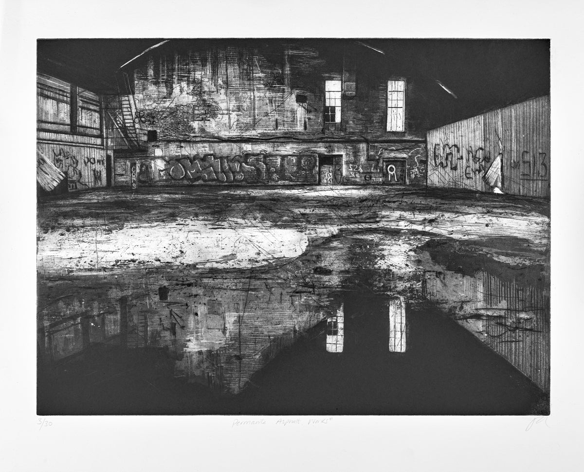 Gesamtansicht des Blattes der Radierung "Permanite Asphalt Works III" von Jemma Gunning mit breitem Papierrand und handschriftlicher Auflagennummer, Titel und Signatur im unteren Rand.