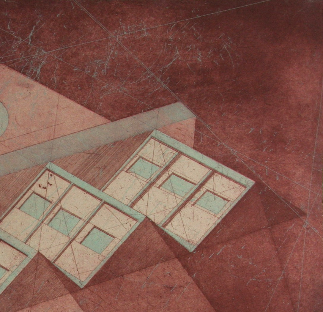 Detail: Ausschnitt mit zwei diagonal gekippten Fensterrastern auf rotbraunem Grund. Handkolorierte Radierung "Kiyembe Lane" von Bronwen Sleigh RSA.
